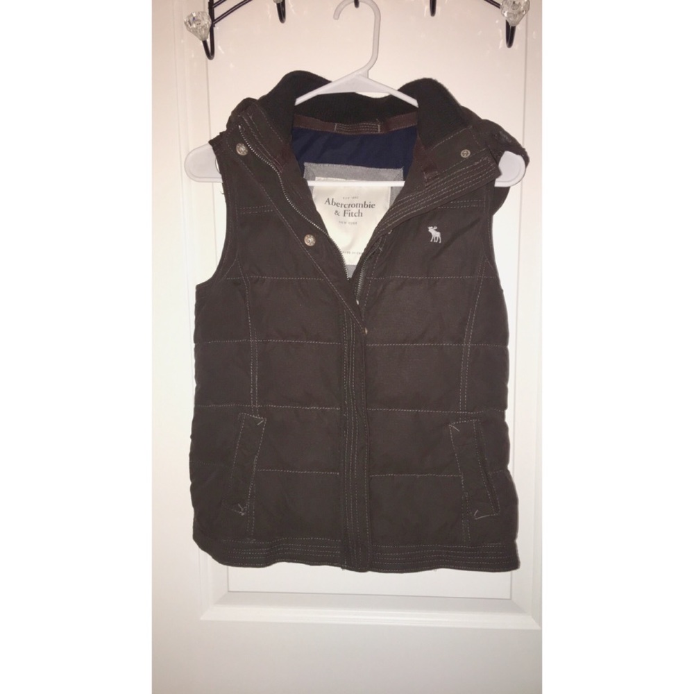 Women’s A&F Puffy Vest -Size Medium